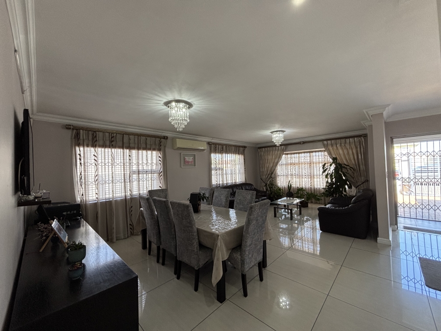 4 Bedroom Property for Sale in Surrey Estate Western Cape